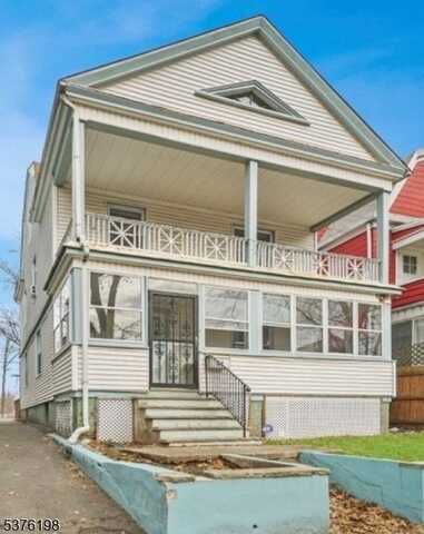 34 Hilton St, East Orange, NJ 07017
