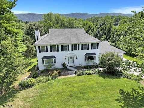 12 E Gate Dr, Vernon, NJ 07418
