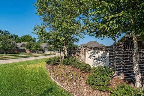 516 Preston Ridge Dr, Tyler, TX 75703
