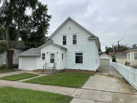 517 Frank Ave SE, Huron, SD 57350