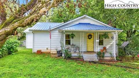 3570 Hollywood Ridge Road, Lenoir, NC 28645