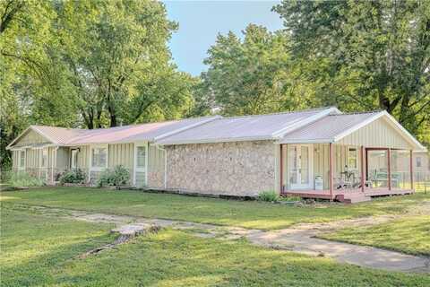 202 N 6th Street, Fredonia, KS 66736