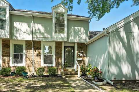 7914 Colony Lane, Lenexa, KS 66215