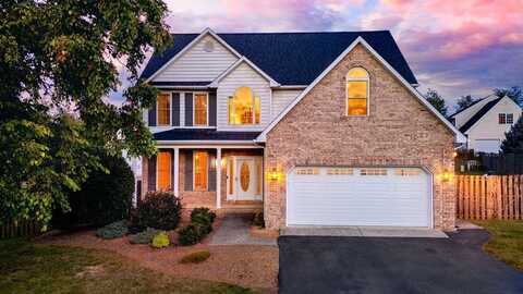 30 SIR ROBIN RD, WAYNESBORO, VA 22980