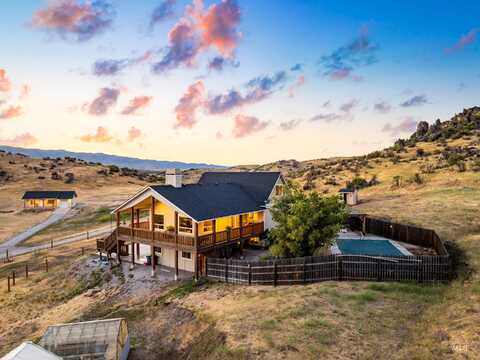 12000 Holbrook Lane, Ola, ID 83657