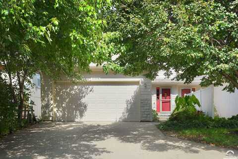 1552 Legend Trail Drive, Lawrence, KS 66047