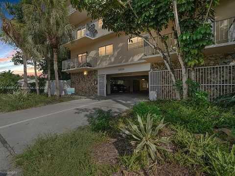12215 W Dixie Hwy, North Miami, FL 33161