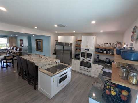 524 NE 27th Dr, Wilton Manors, FL 33334