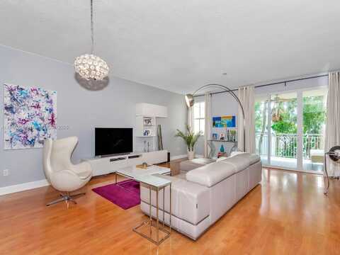 7542 SW 102nd St, Pinecrest, FL 33156