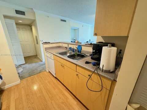 1900 Van Buren St, Hollywood, FL 33020