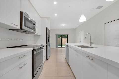 8175 NW 104th Ave, Doral, FL 33178