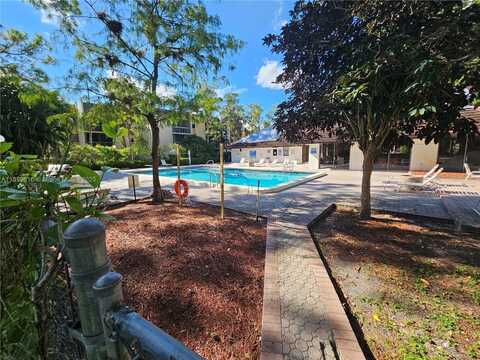 8429 Forest Hills Dr, Coral Springs, FL 33065