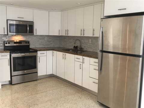 652 NW 3rd St, Miami, FL 33128
