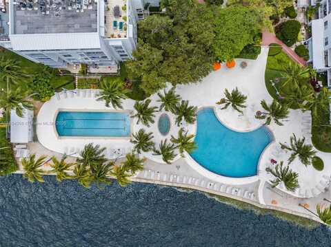 650 NE 64th St, Miami, FL 33138
