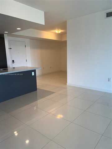 7825 NW 107th Ave, Doral, FL 33178