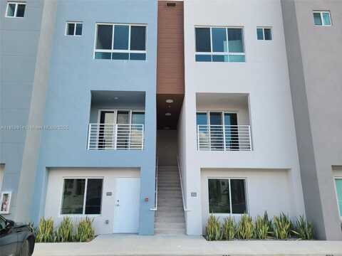 2555 NE 193 St, Miami, FL 33180