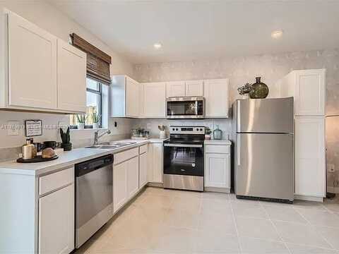 390 NE 12th ST, Florida City, FL 33034