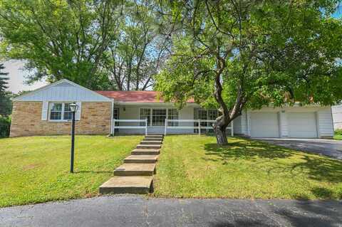885 Madera Cir, Elm Grove, WI 53122