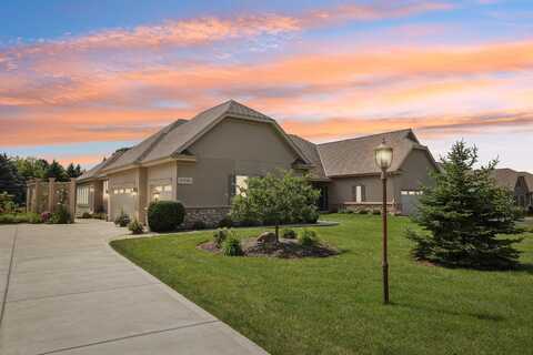 N35w23641 Auburn Ct, Pewaukee, WI 53072