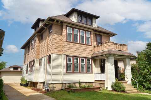 2269 N 65th St, Wauwatosa, WI 53213