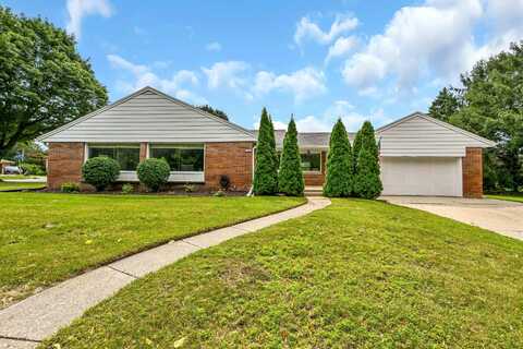 10209 W Vienna Ave, Wauwatosa, WI 53222