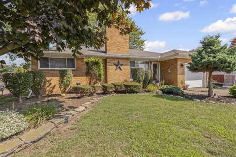 22301 Ardmore Park, Saint Clair Shores, MI 48081