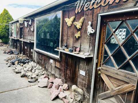 7840 S Highway 97, Redmond, OR 97756