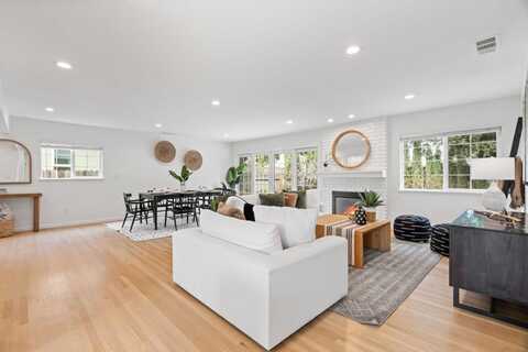 1002 Oaktree DR, SAN JOSE, CA 95129