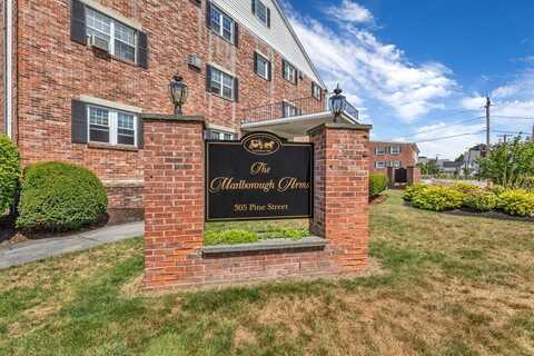 305 Pine St, Lowell, MA 01851