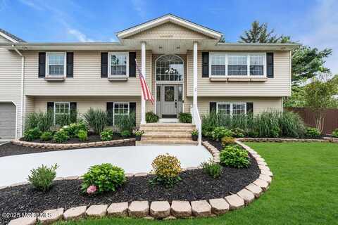 61 Lynn Drive, Toms River, NJ 08753