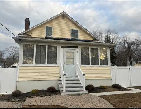 19 Milburn Road, Sound Beach, NY 11789