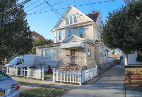 19611 100th Avenue, Hollis, NY 11423