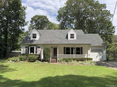 7 Garden Drive, Stony Brook, NY 11790