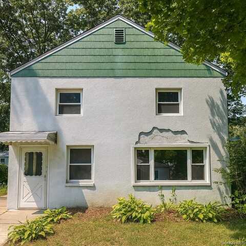 45 Crown Avenue, Huntington, NY 11743