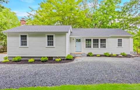 28 Christian Avenue, Setauket, NY 11733