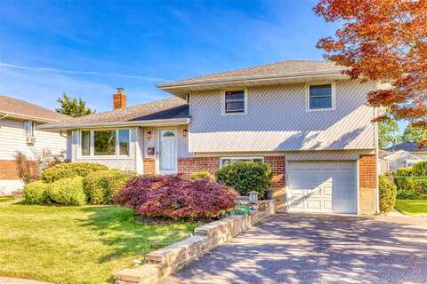 6 Sherman Avenue, Plainview, NY 11803