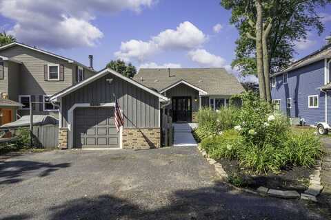 33760 N Lake Shore Drive, Grayslake, IL 60030