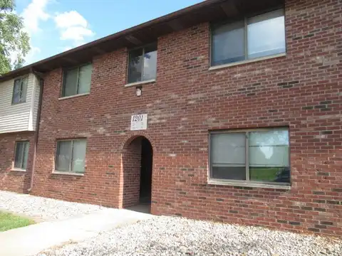 1201 Clifford Drive, Urbana, IL 61802