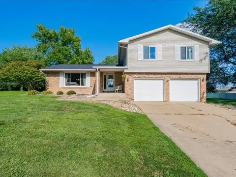 105 Melissa Drive, Lexington, IL 61753