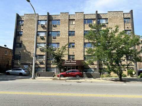 7854 S South Shore Drive, Chicago, IL 60649