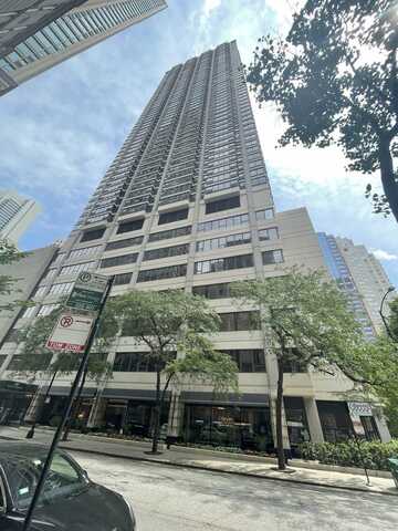 30 E Huron Street, Chicago, IL 60611