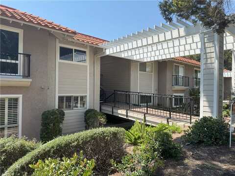 3300 Via Carrizo, Laguna Woods, CA 92637