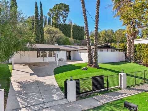 5633 Rawlings Avenue, Woodland Hills, CA 91367