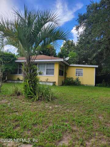 520 ORANGE Avenue, Crescent City, FL 32112