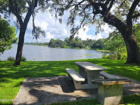 520 ORANGE Avenue, Crescent City, FL 32112