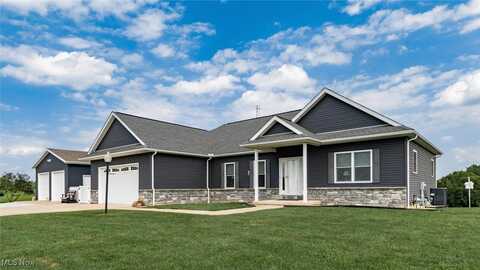6830 Old Stagecoach Road, Frazeysburg, OH 43822