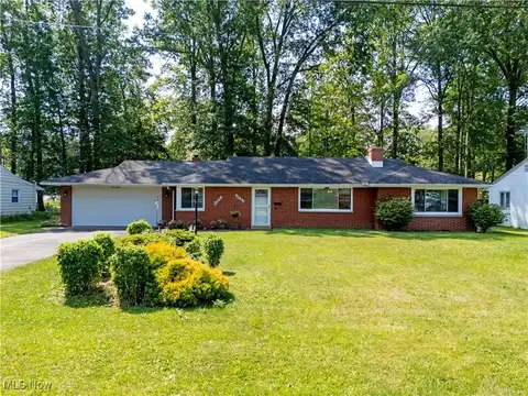54 Meadowbrook Drive, Grafton, OH 44044