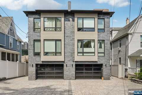 21 B Sterling Place, Edgewater, NJ 07020