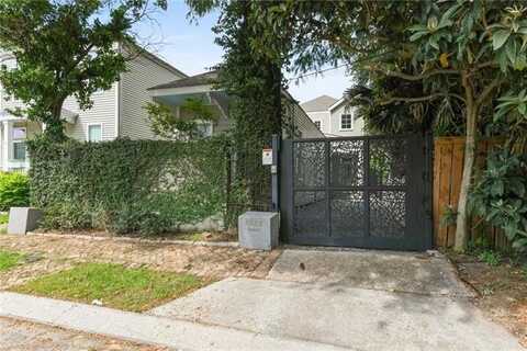 8623 ZIMPLE Street, New Orleans, LA 70118