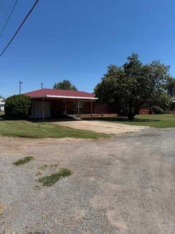 610 N Locust Street, Seiling, OK 73663